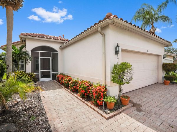 390 NW Breezy Point Loop, Port St. Lucie, FL 34986