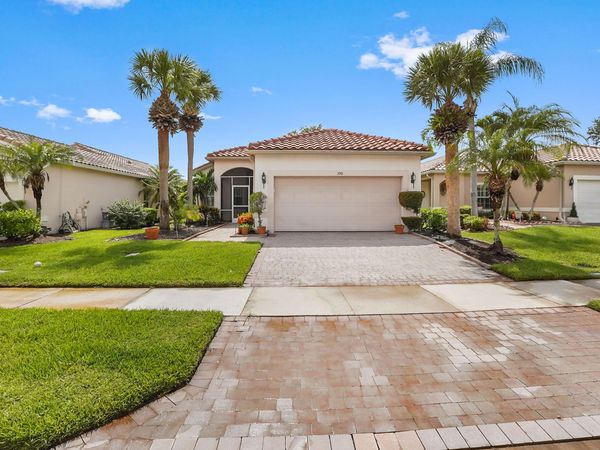 390 NW Breezy Point Loop, Port St. Lucie, FL 34986
