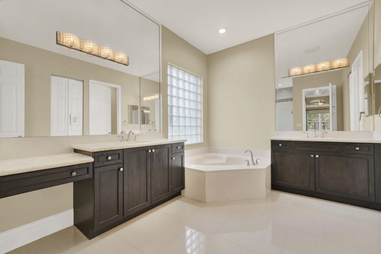 10469 Whitewind Circle, Boynton Beach, FL 33473 Photo