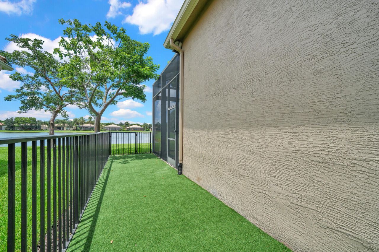 10469 Whitewind Circle, Boynton Beach, FL 33473 Photo