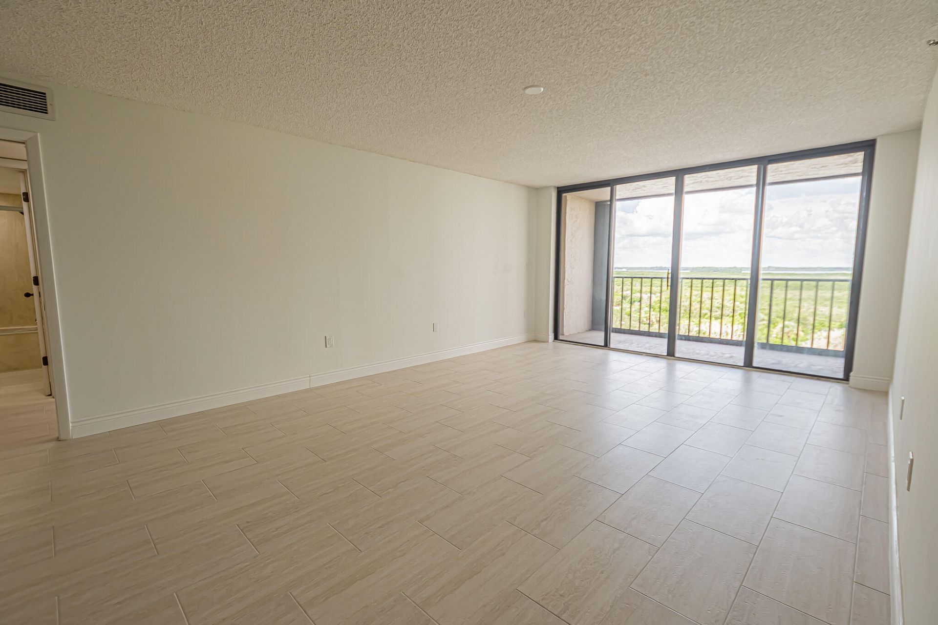 5047 N Hwy A1a, Unit #705, Hutchinson Island, FL 34949 Photo