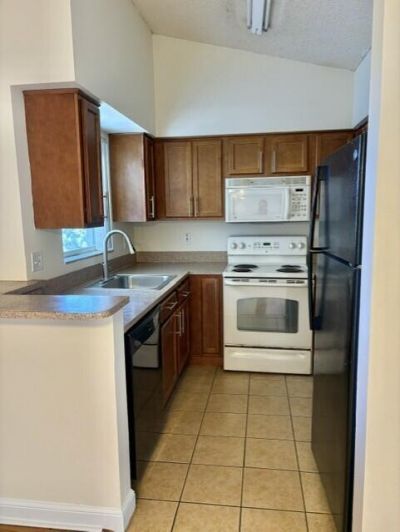 7610 Westwood Drive, Unit 127, Tamarac, FL 33321 Photo