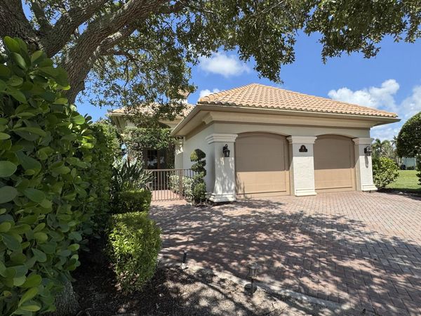 102 SE RIO PALERMO, Port St. Lucie, FL 34984