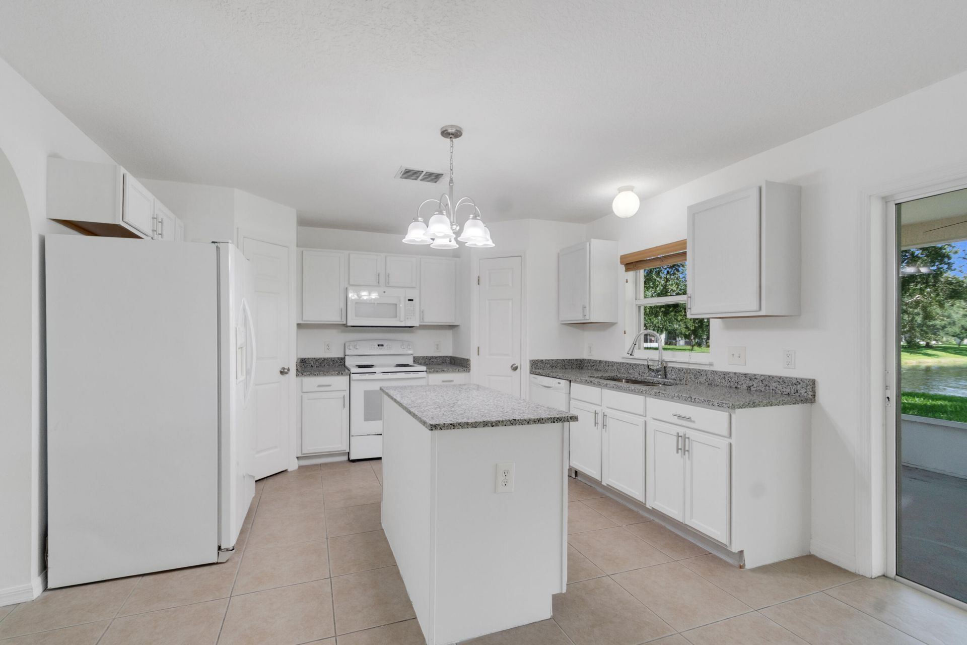 2538 12th Square Sw, Vero Beach, FL 32968 Photo