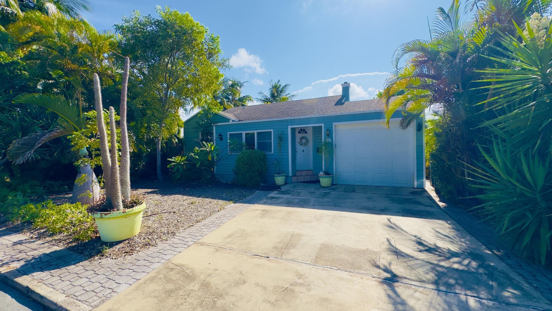 715 N Palmway, Lake Worth Beach, FL 33460 Photo