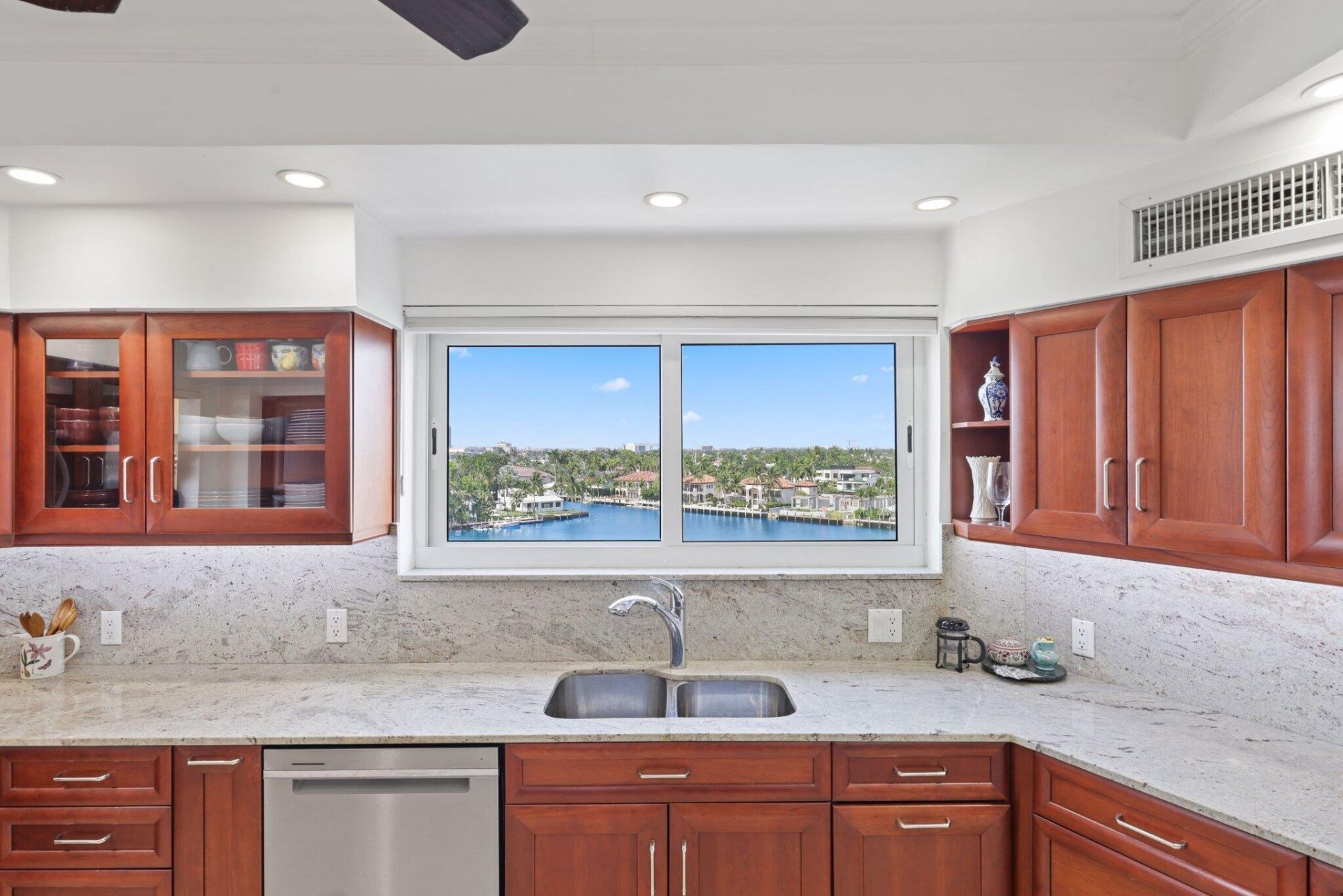 333 Sunset Drive, Unit 501, Fort Lauderdale, FL 33301 Photo