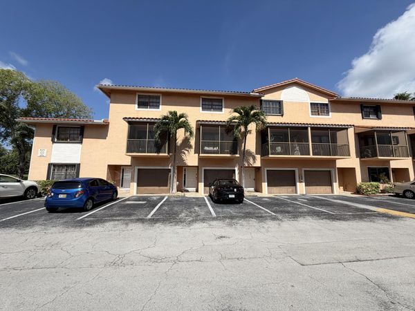 9908 HAMMOCKS Boulevard, Unit 103-42, Miami, FL 33196