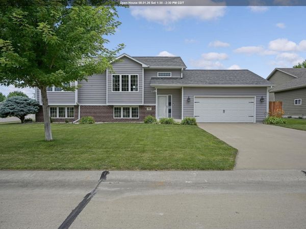 681 Meadowlark Circle, Dakota Dunes, SD 57049