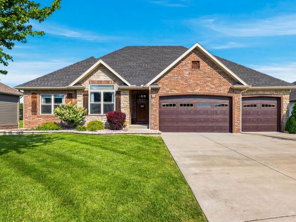 691 N Fox Hill Circle, Nixa, MO 65714
