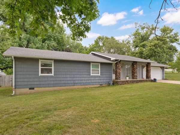 410 Schulz Avenue , Monett, MO 65708
