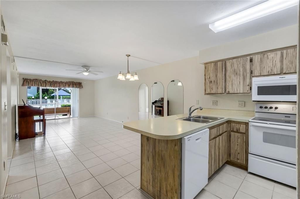 1100 Pondella Rd, Unit 906, Cape Coral, FL 33909 Photo