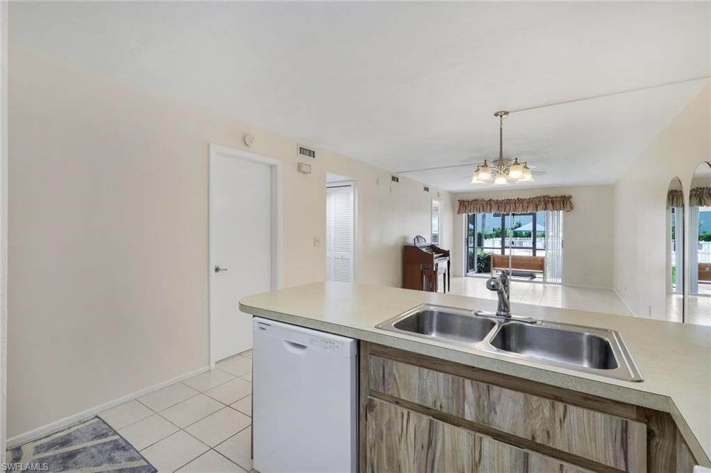 1100 Pondella Rd, Unit 906, Cape Coral, FL 33909 Photo