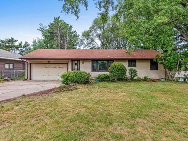 1837 City Heights Drive, Maplewood, MN 55117
