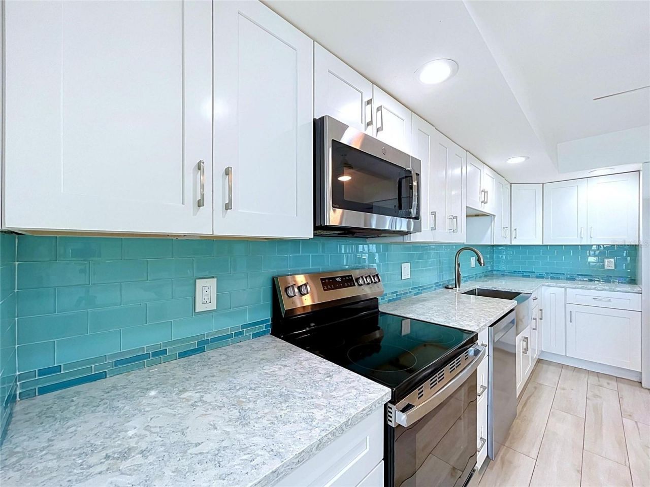 5200 Brittany Drive S, Unit 1502, Saint Petersburg, FL 33715 Photo