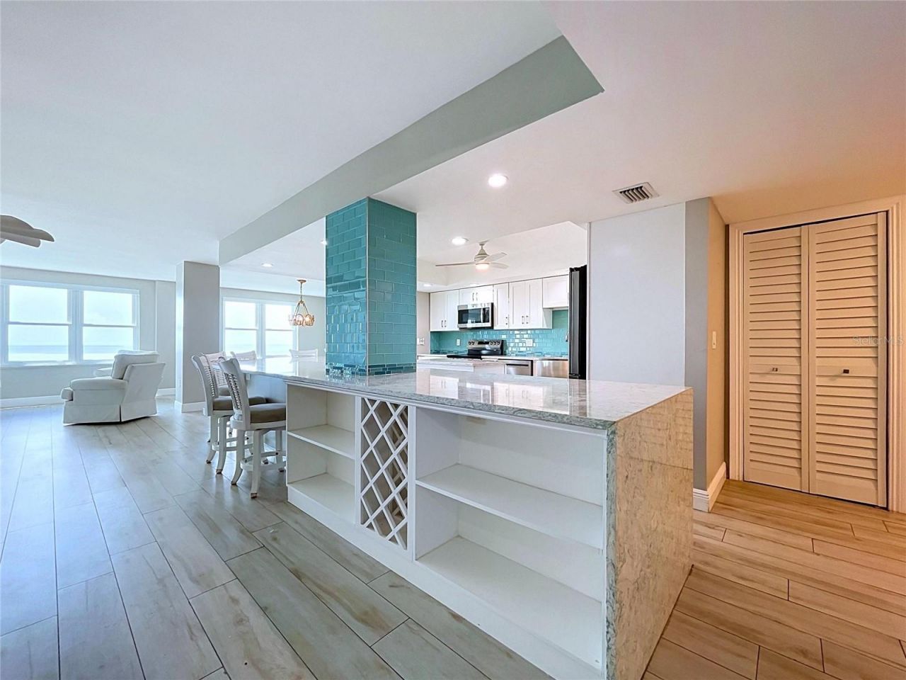 5200 Brittany Drive S, Unit 1502, Saint Petersburg, FL 33715 Photo