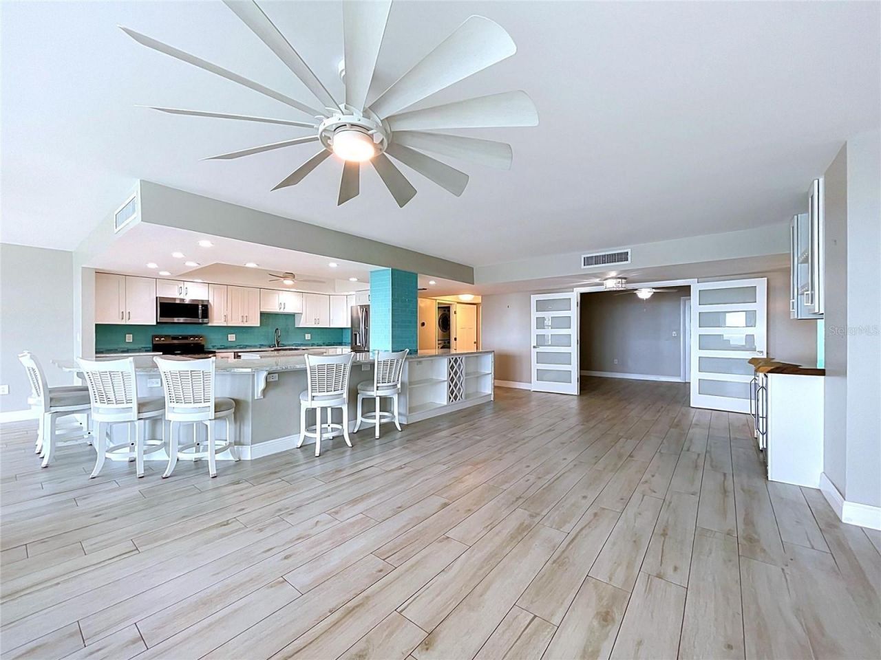 5200 Brittany Drive S, Unit 1502, Saint Petersburg, FL 33715 Photo