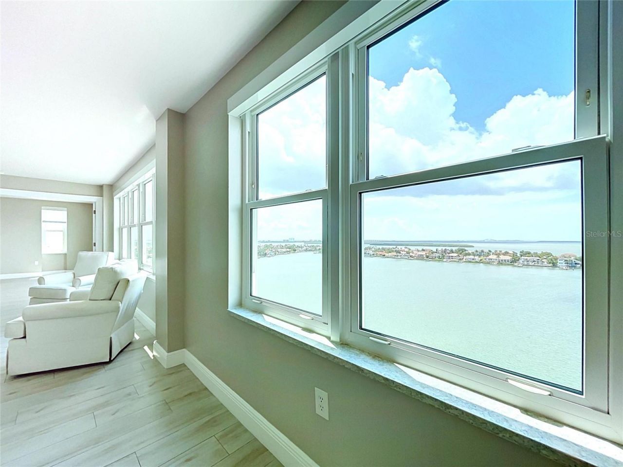 5200 Brittany Drive S, Unit 1502, Saint Petersburg, FL 33715 Photo