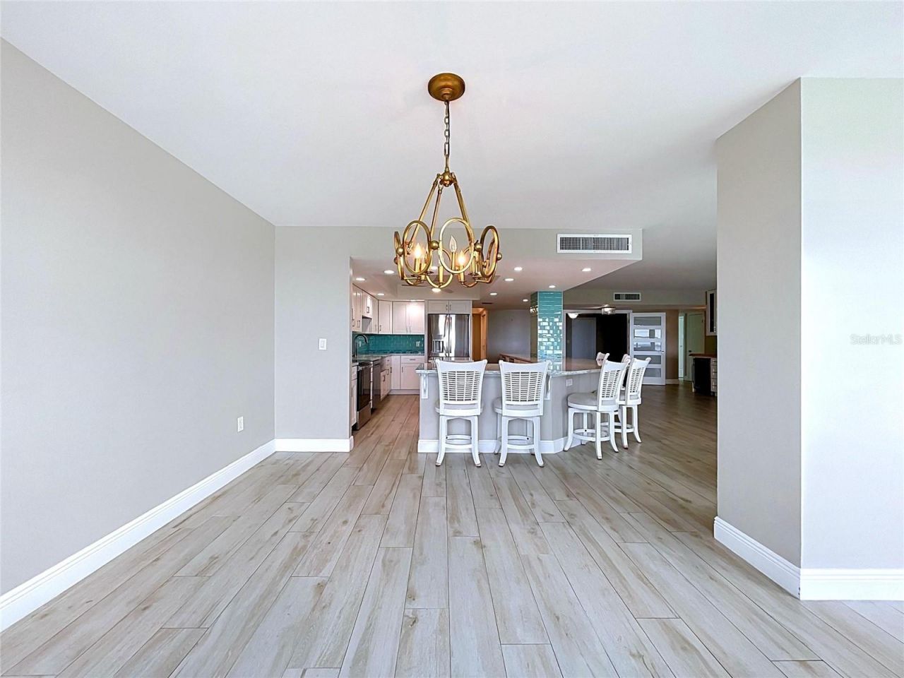 5200 Brittany Drive S, Unit 1502, Saint Petersburg, FL 33715 Photo