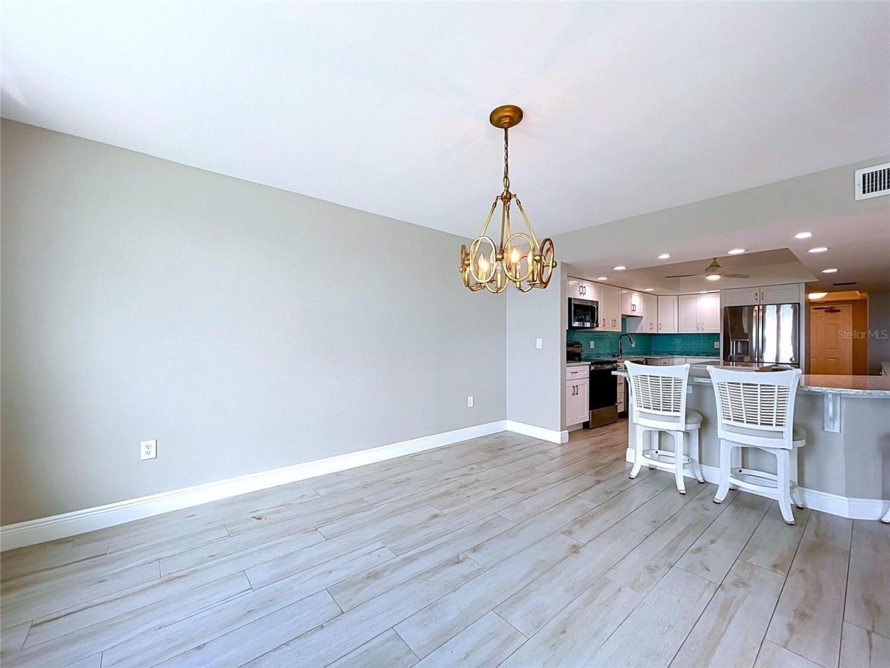 5200 Brittany Drive S, Unit 1502, Saint Petersburg, FL 33715 Photo