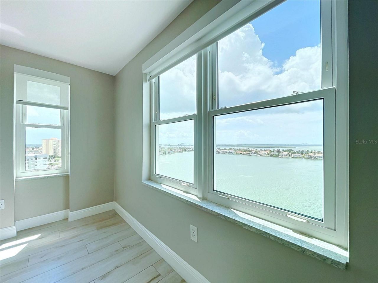 5200 Brittany Drive S, Unit 1502, Saint Petersburg, FL 33715 Photo