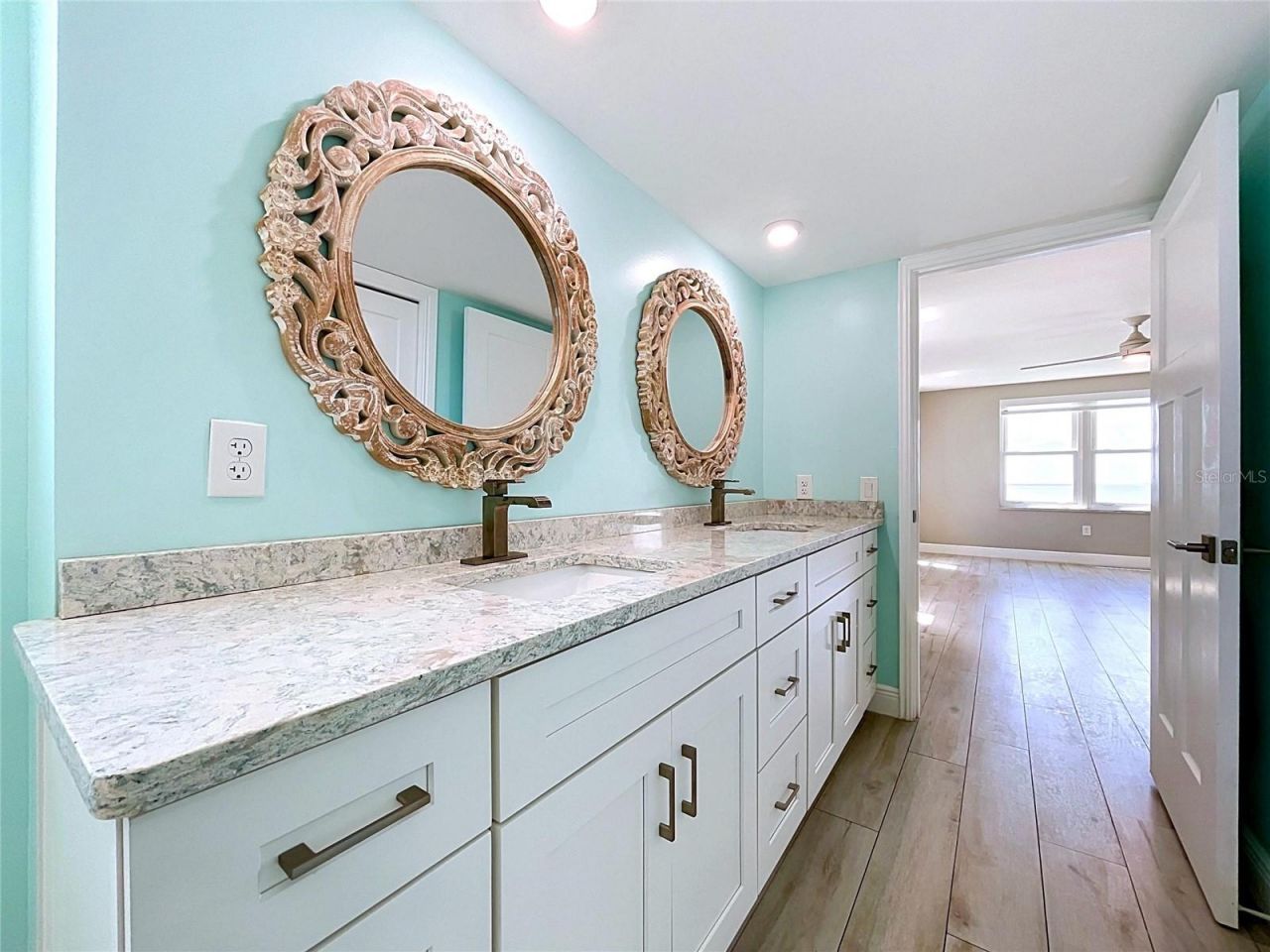 5200 Brittany Drive S, Unit 1502, Saint Petersburg, FL 33715 Photo