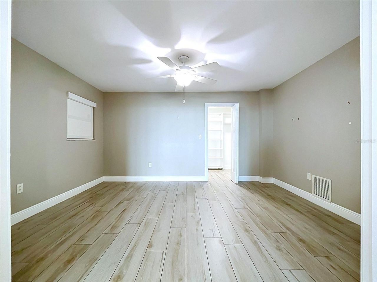 5200 Brittany Drive S, Unit 1502, Saint Petersburg, FL 33715 Photo