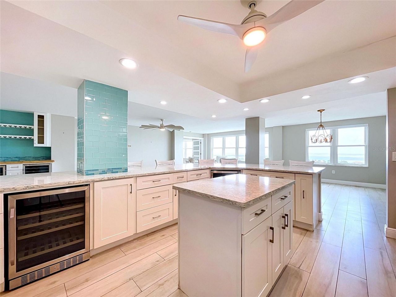 5200 Brittany Drive S, Unit 1502, Saint Petersburg, FL 33715 Photo