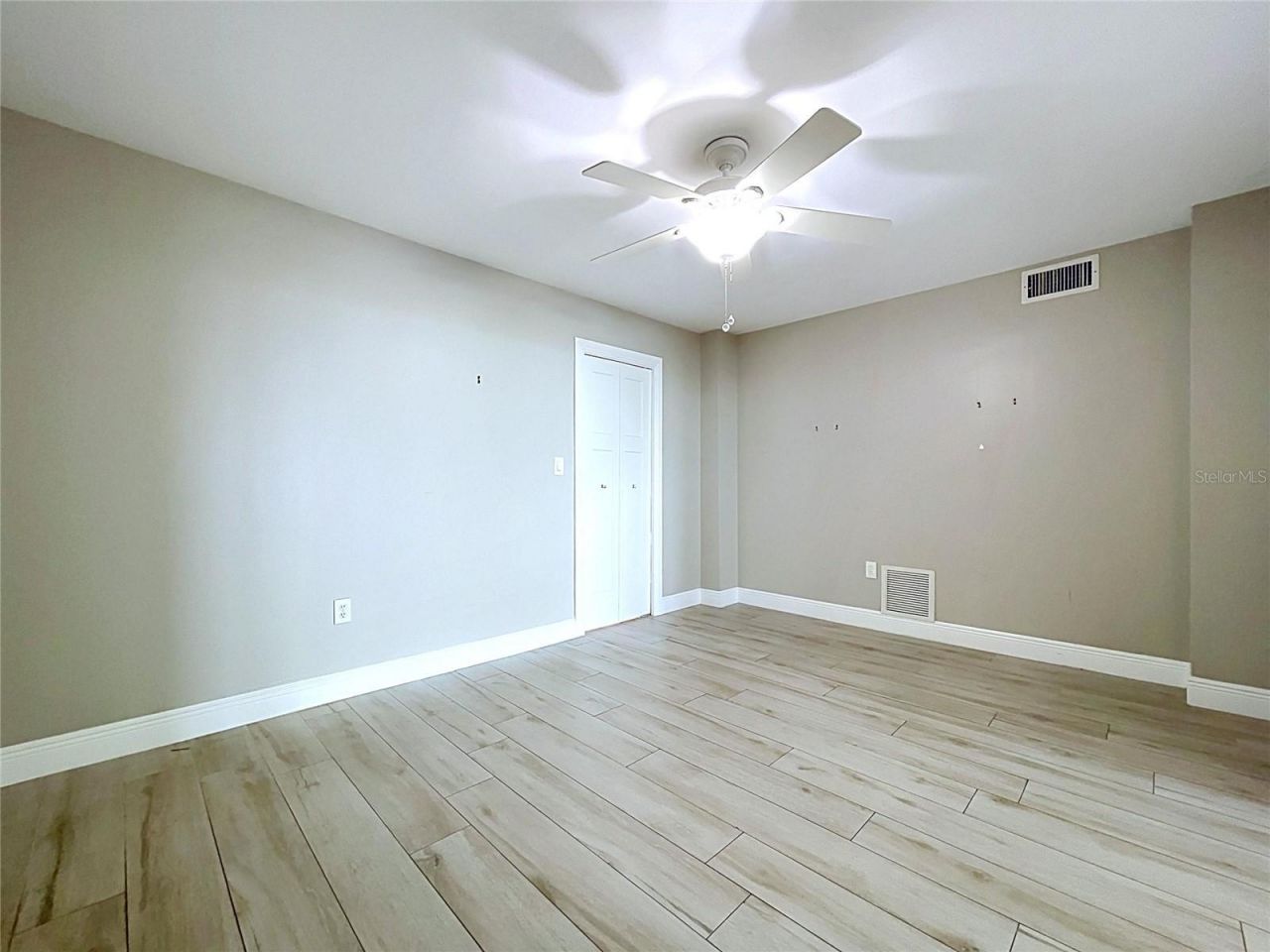 5200 Brittany Drive S, Unit 1502, Saint Petersburg, FL 33715 Photo