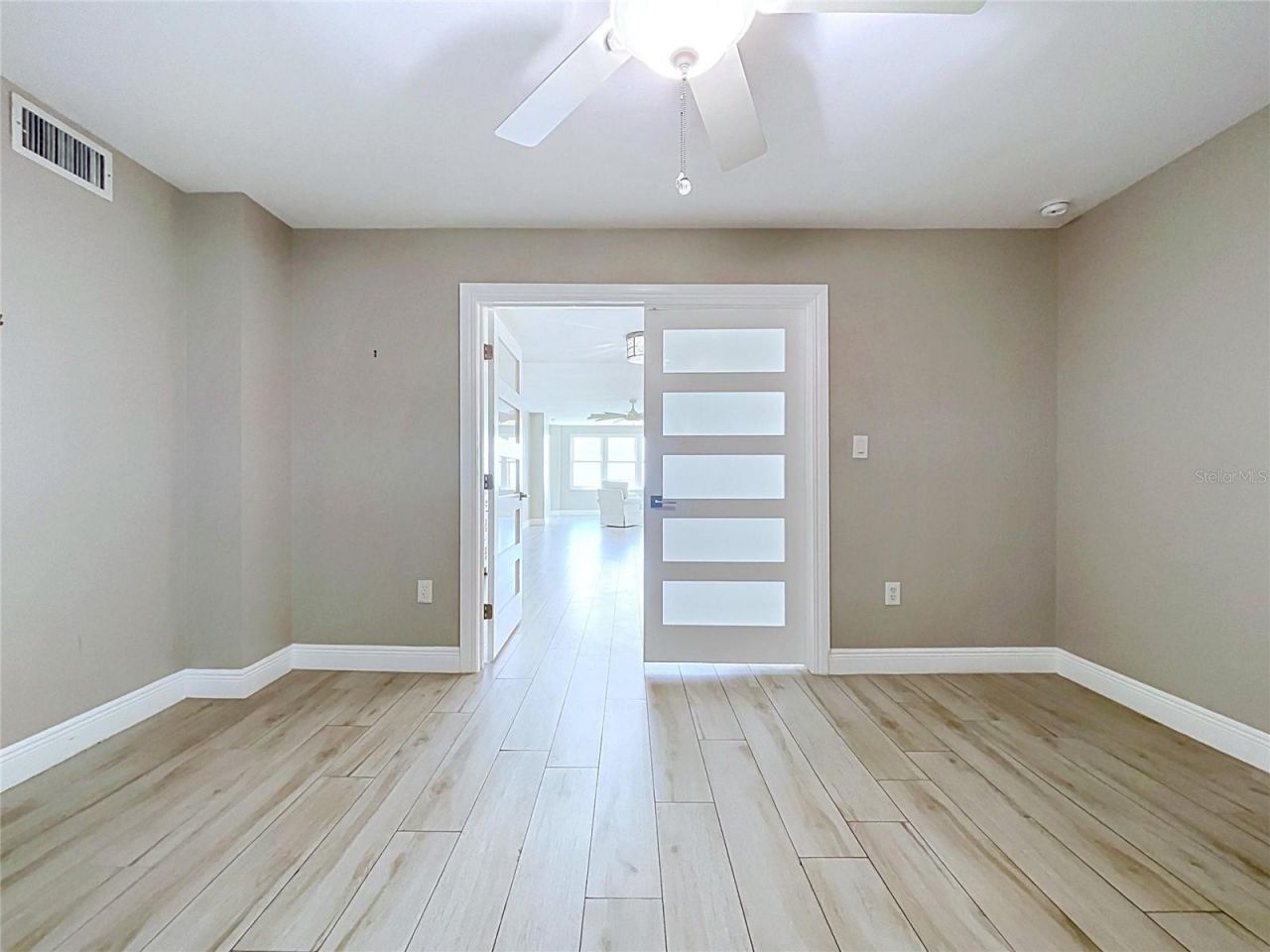 5200 Brittany Drive S, Unit 1502, Saint Petersburg, FL 33715 Photo