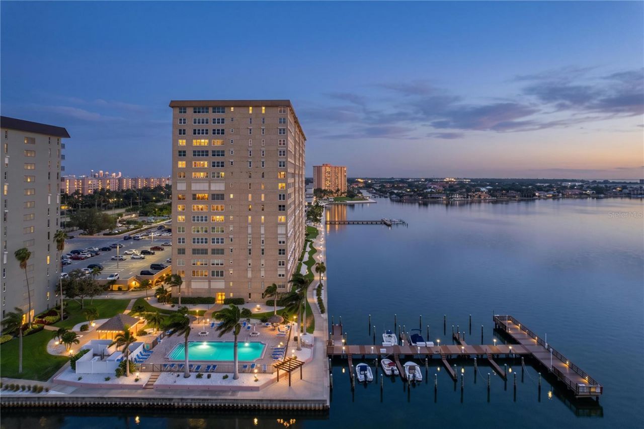 5200 Brittany Drive S, Unit 1502, Saint Petersburg, FL 33715 Photo