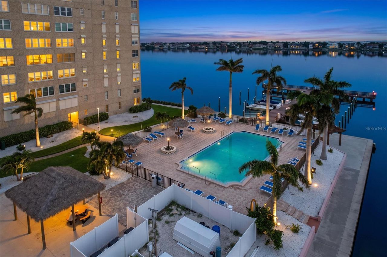 5200 Brittany Drive S, Unit 1502, Saint Petersburg, FL 33715 Photo