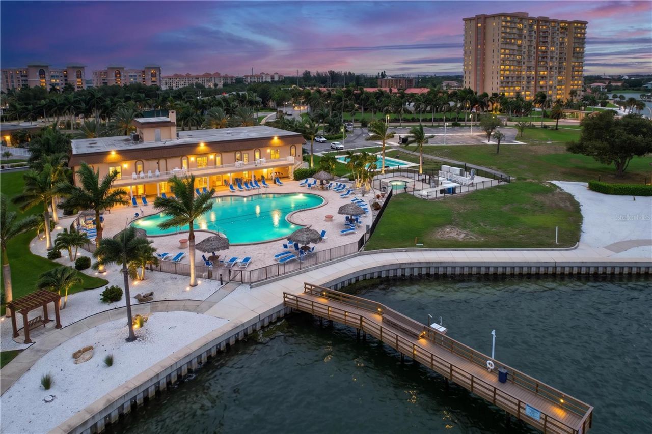 5200 Brittany Drive S, Unit 1502, Saint Petersburg, FL 33715 Photo