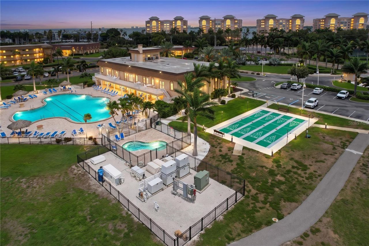 5200 Brittany Drive S, Unit 1502, Saint Petersburg, FL 33715 Photo
