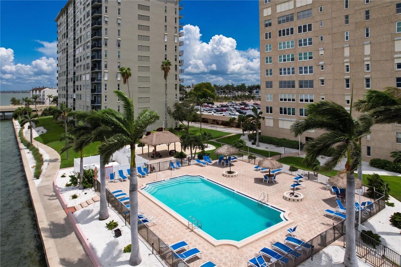 5200 Brittany Drive S, Unit 1502, Saint Petersburg, FL 33715 Photo