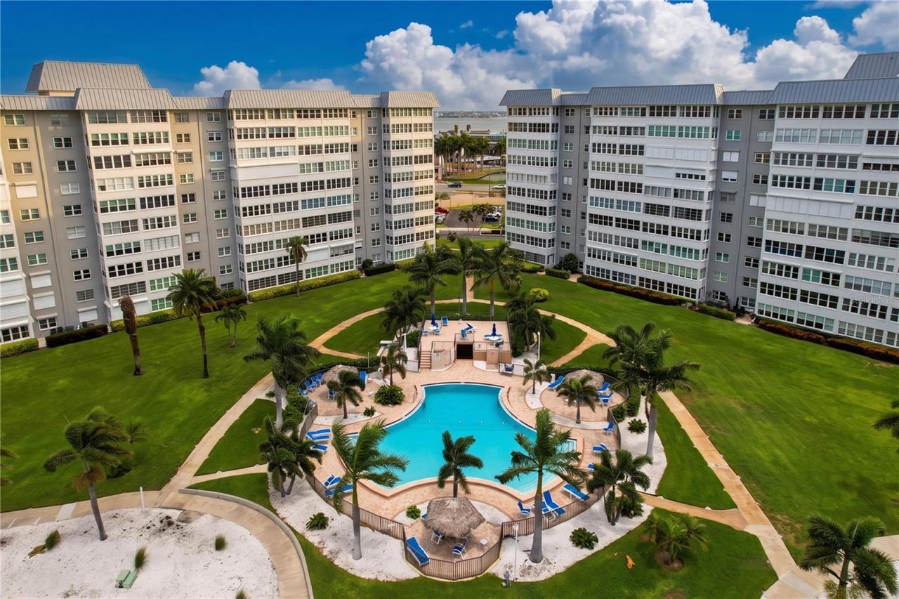 5200 Brittany Drive S, Unit 1502, Saint Petersburg, FL 33715 Photo