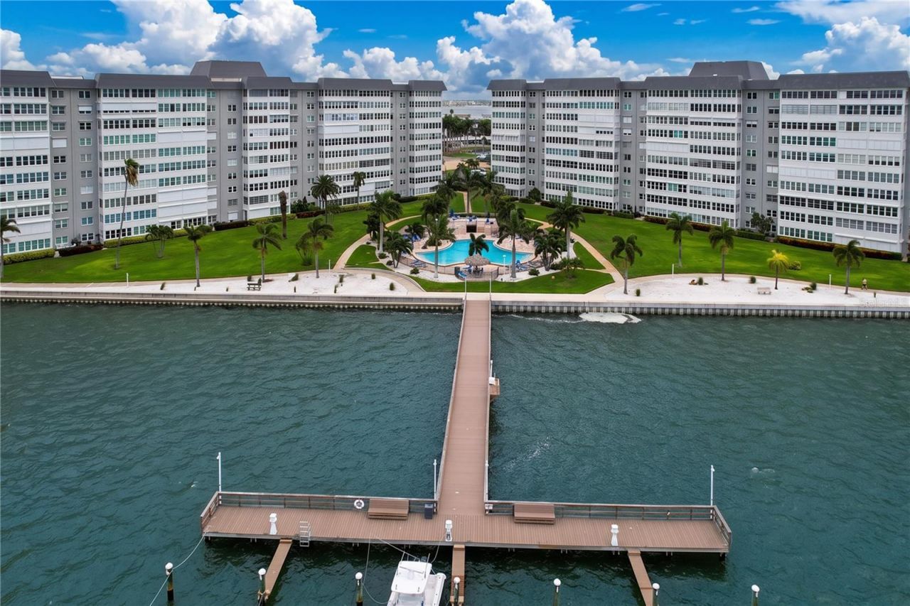 5200 Brittany Drive S, Unit 1502, Saint Petersburg, FL 33715 Photo
