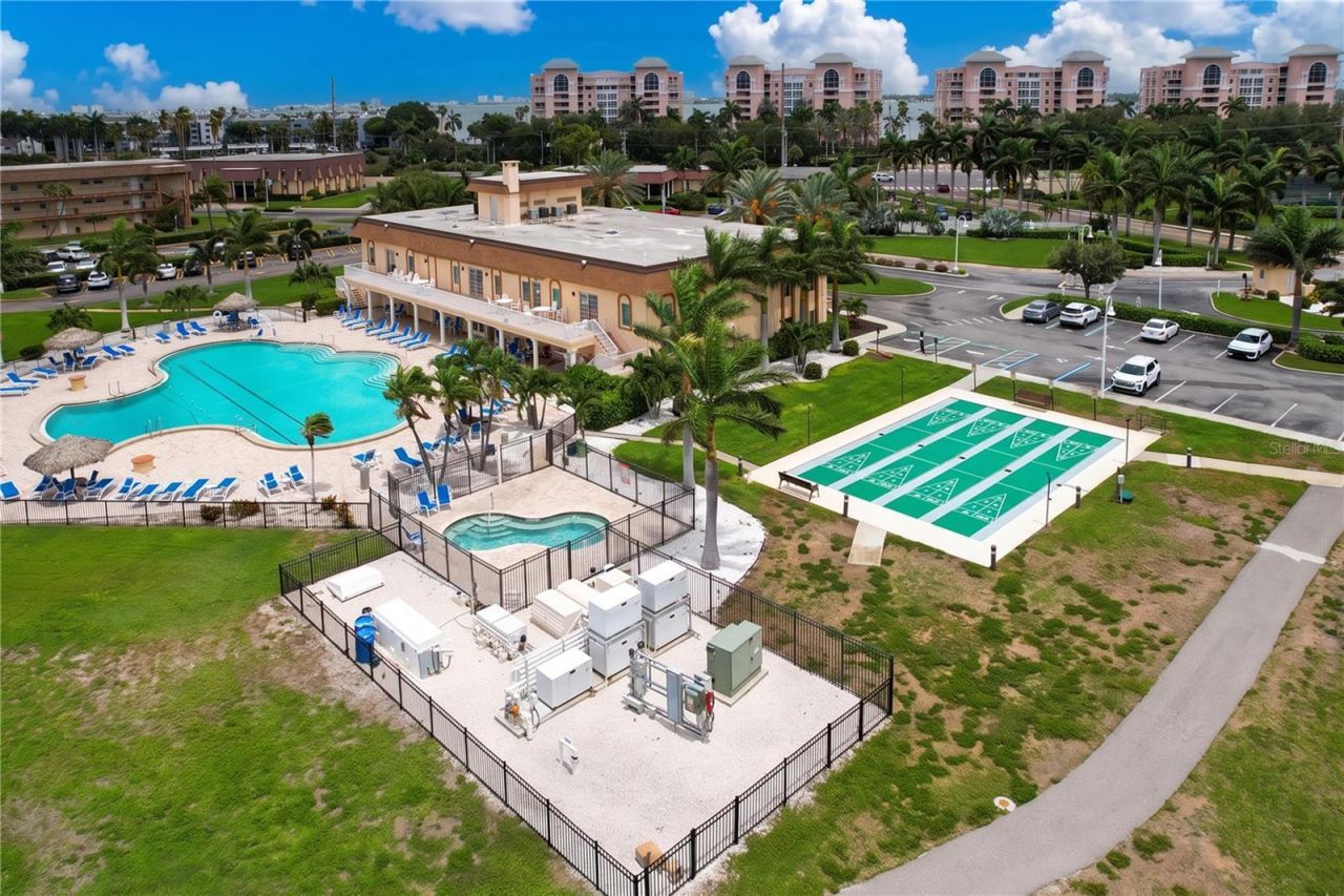 5200 Brittany Drive S, Unit 1502, Saint Petersburg, FL 33715 Photo