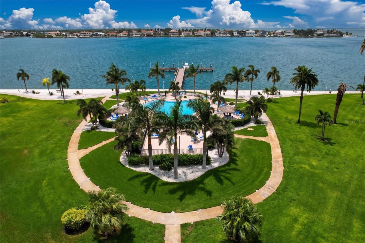 5200 Brittany Drive S, Unit 1502, Saint Petersburg, FL 33715 Photo