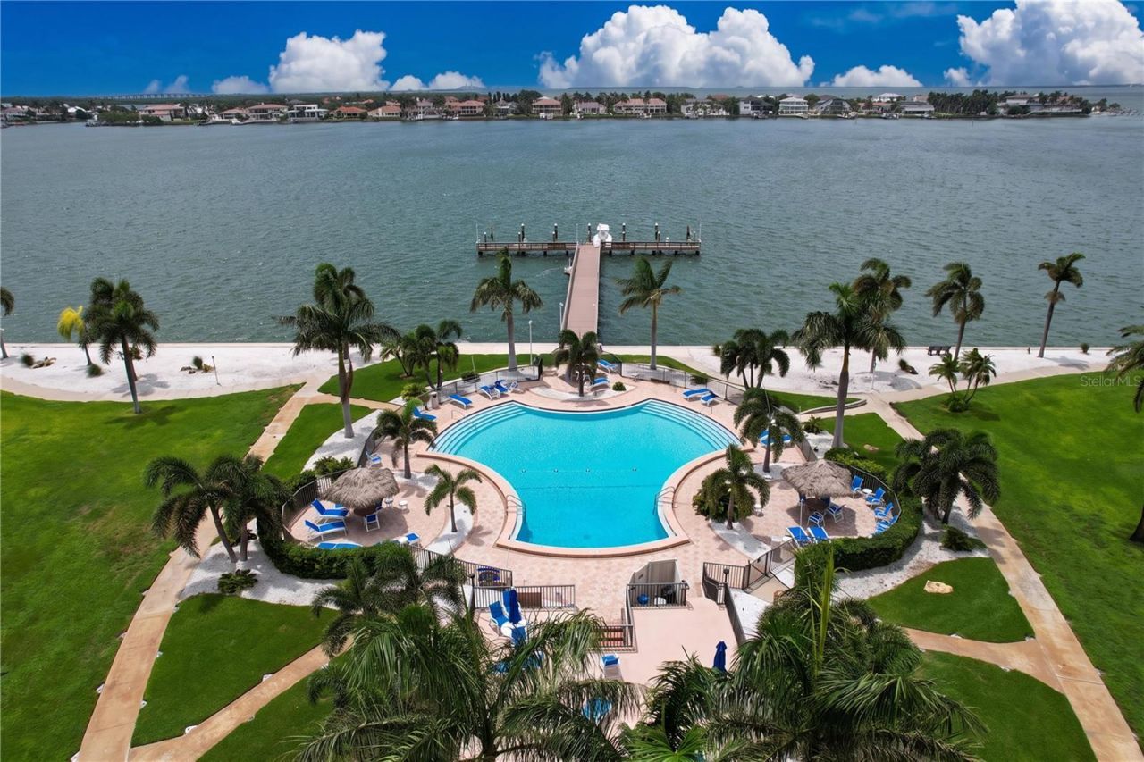 5200 Brittany Drive S, Unit 1502, Saint Petersburg, FL 33715 Photo