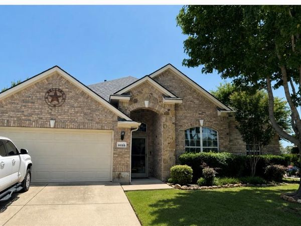 9223 Wild River Drive, Arlington, TX 76002