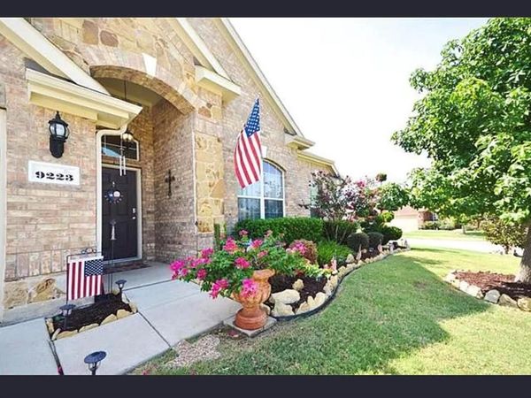 9223 Wild River Drive, Arlington, TX 76002