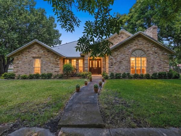 301 Paris Street , Pecan Gap, TX 75469