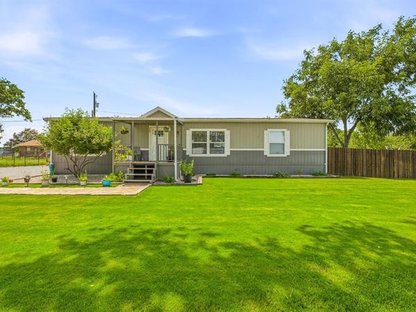 936 Apache Drive , De Leon, TX 76444