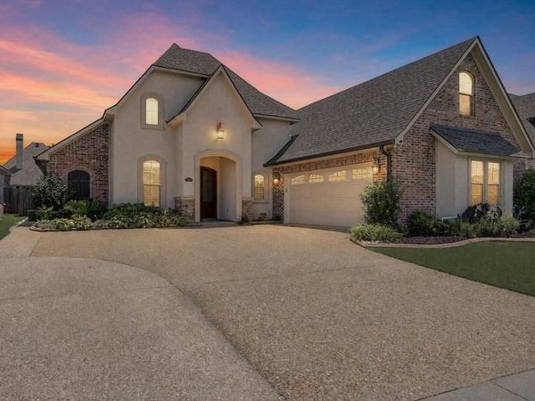 716 Dumaine Drive , Bossier City, LA 71111