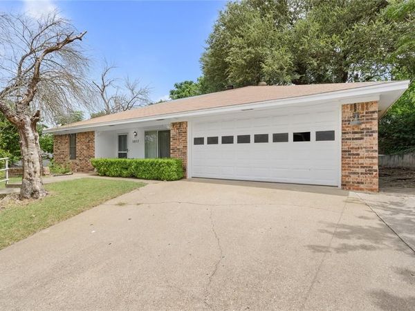 1017 Wedgewood Drive , Woodway, TX 76712