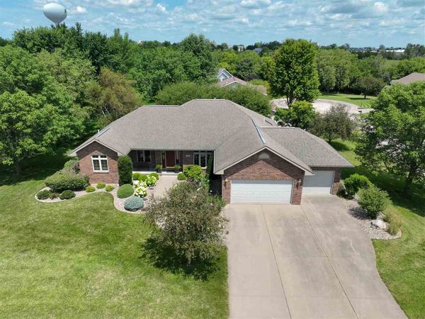 1410 E Harrison, Washington, IA 52353