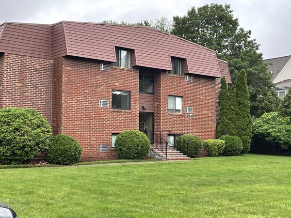 50 Cambridge Road, Unit 322, Woburn, MA 01801