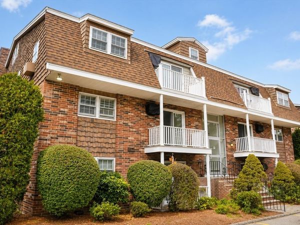 90 Beacon St, Unit 8, Lawrence, MA 01843