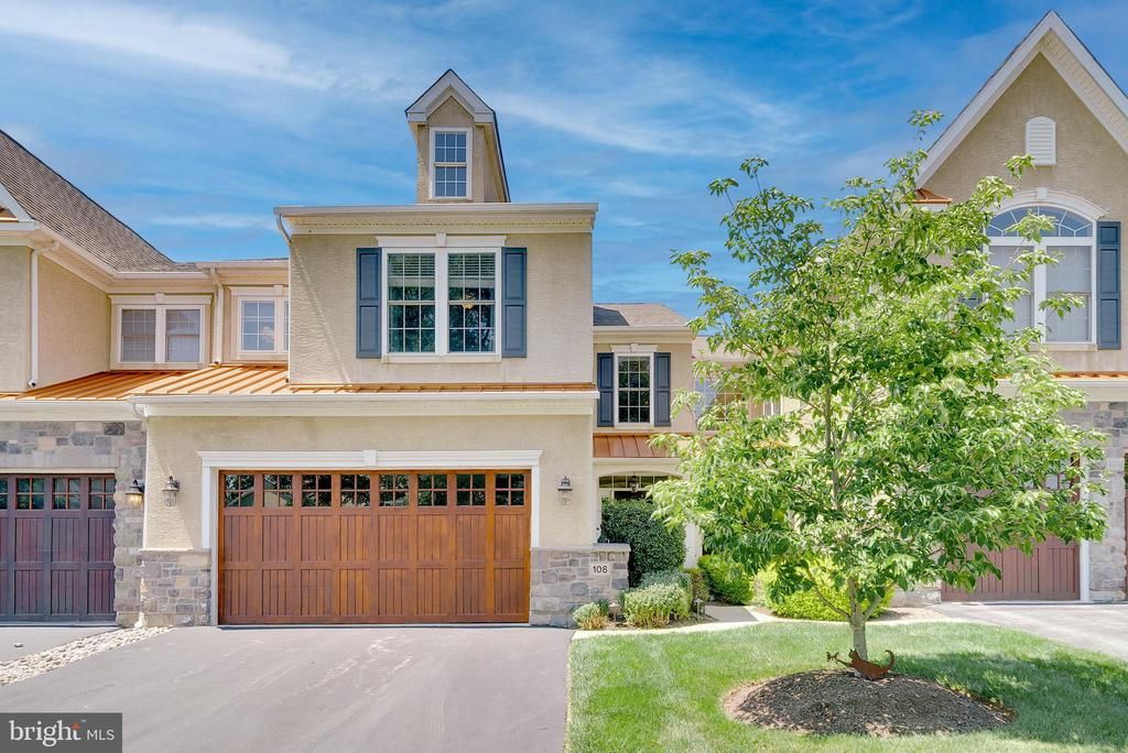108 CARRIAGE COURT , PLYMOUTH MEETING, PA 19462