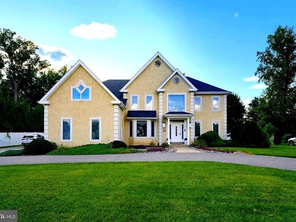 3930 POND VIEW LANE, HUNTINGDON VALLEY, PA 19006